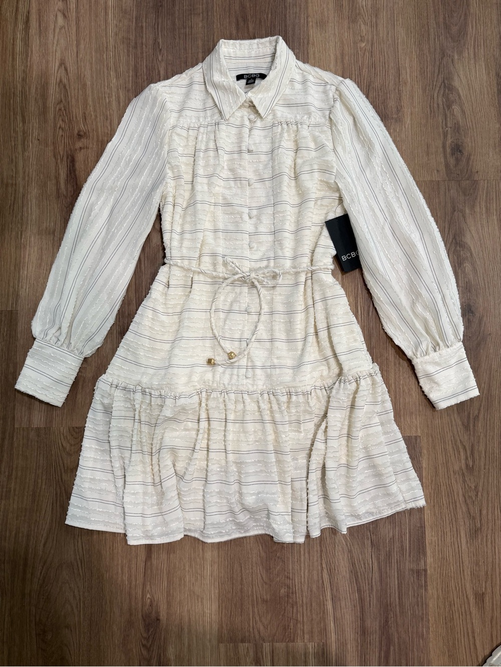 BCBG Women's Long Sleeve Collared A-Line Mini Dress with Tie Belt. Size 4.
